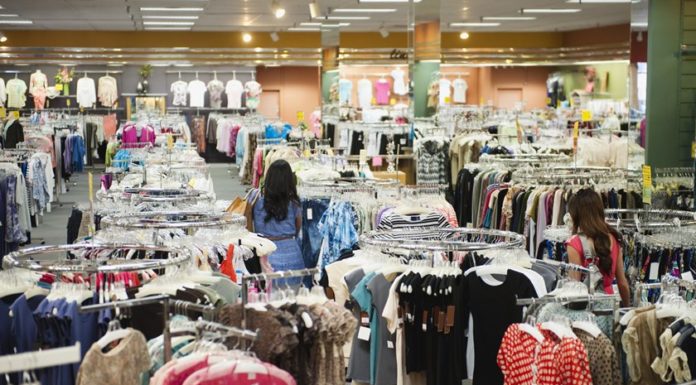 Ariana Nasi| Slow fashion e fast fashion: Saiba quais as diferenças na hora de comprar!