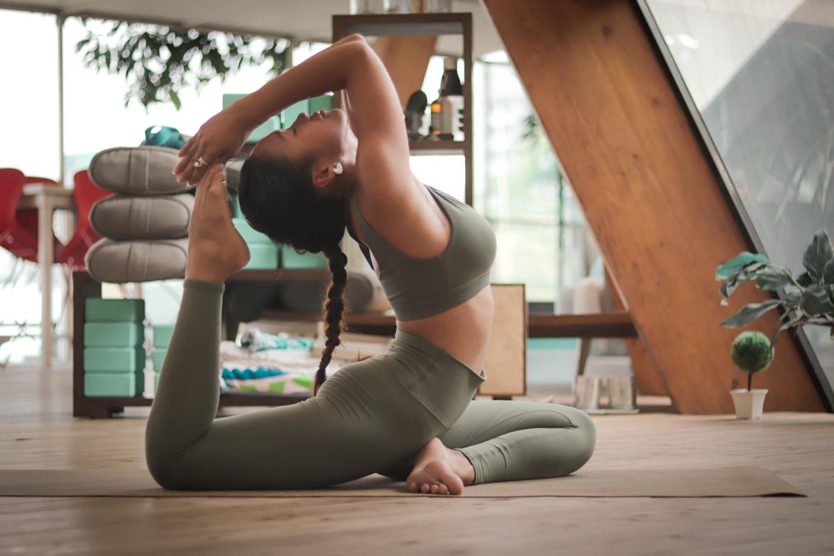 A prática constante da yoga está associada à melhoria da qualidade de vida.